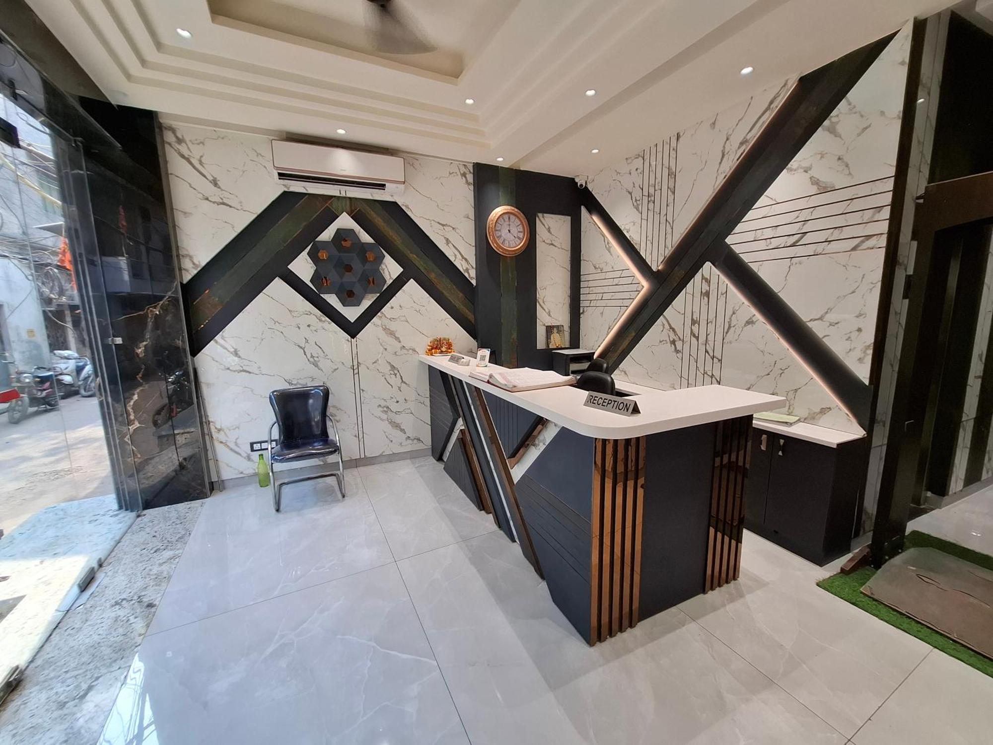 Hotel Golden Wings Yeni Delhi Dış mekan fotoğraf