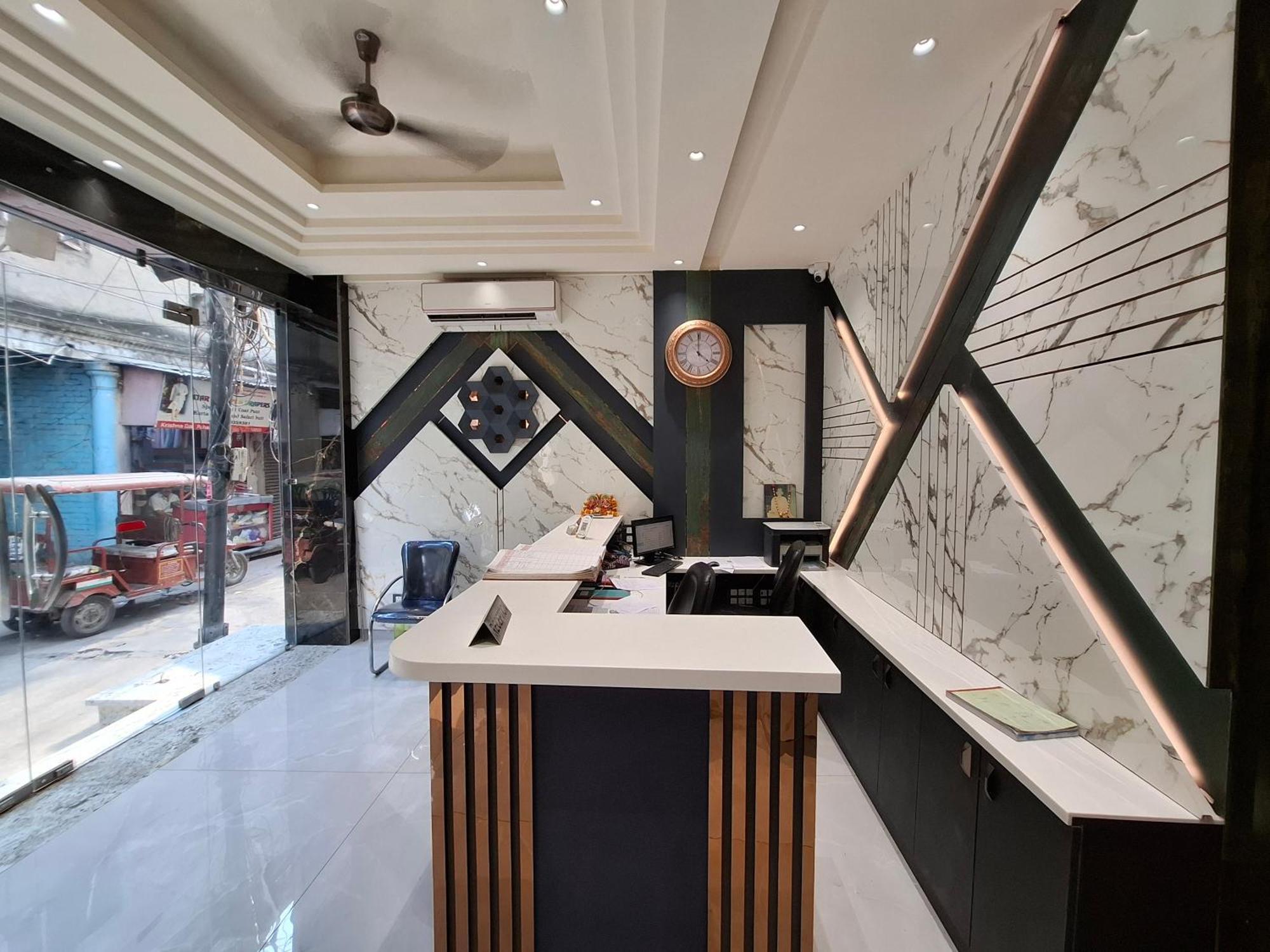 Hotel Golden Wings Yeni Delhi Dış mekan fotoğraf