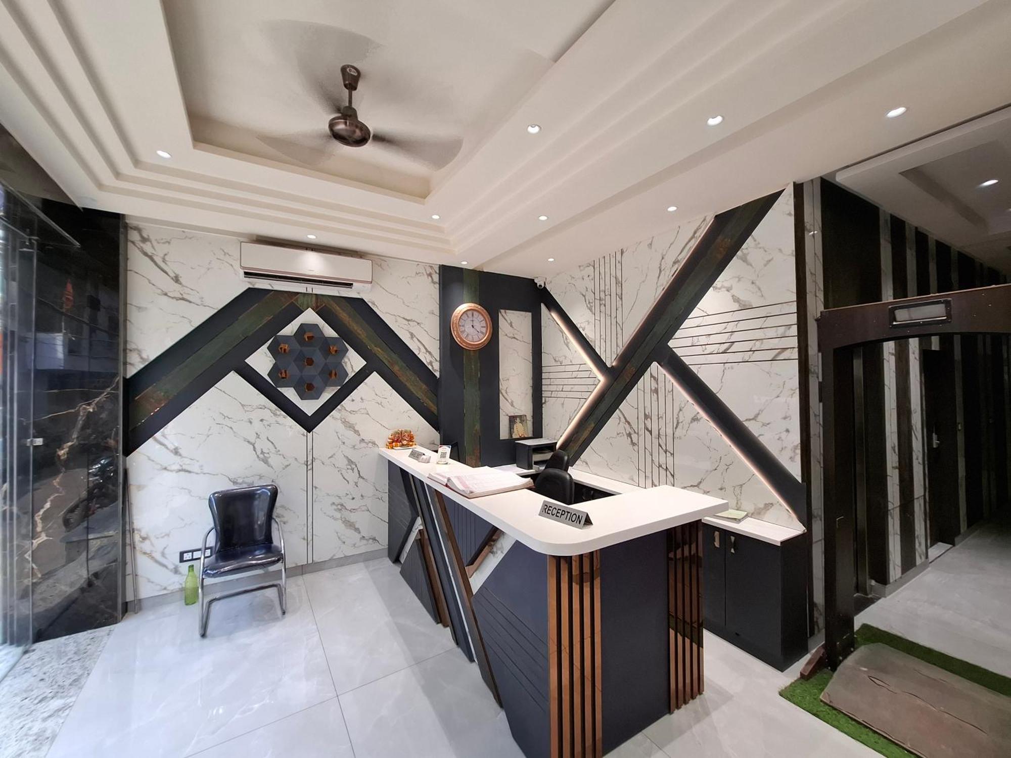 Hotel Golden Wings Yeni Delhi Dış mekan fotoğraf