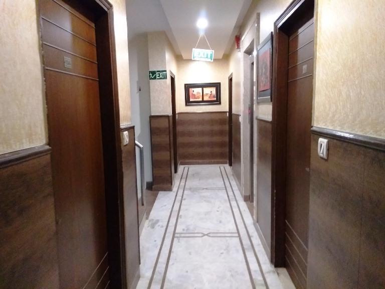 Hotel Golden Wings Yeni Delhi Dış mekan fotoğraf