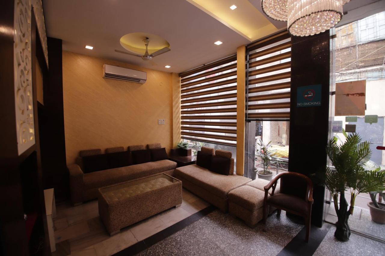 Hotel Golden Wings Yeni Delhi Dış mekan fotoğraf